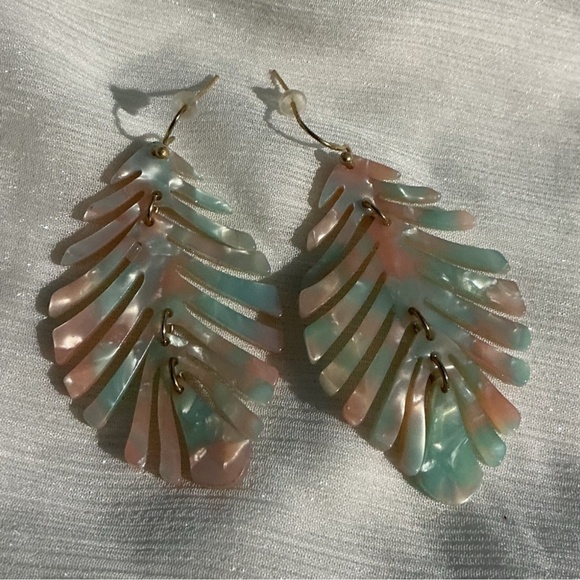 🍬Pastel Cotton Candy Fern/Leaf Acrylic lightweight Dangle Hook Drop Earrings - Picture 11 of 15